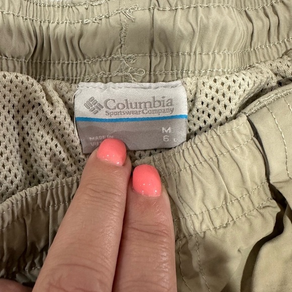 Columbia Beige Flat Front Elastic Waist Fishing Shorts Relaxed Fit Size Medium - Picture 2 of 3